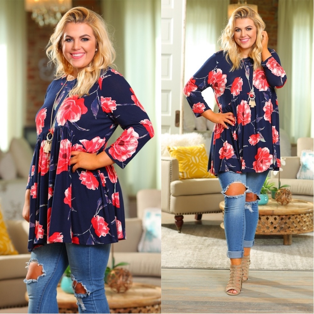 ✨LAST ONE✨PLUS Navy Floral 3/4 Sleeve Tunic - Picture 5 of 5